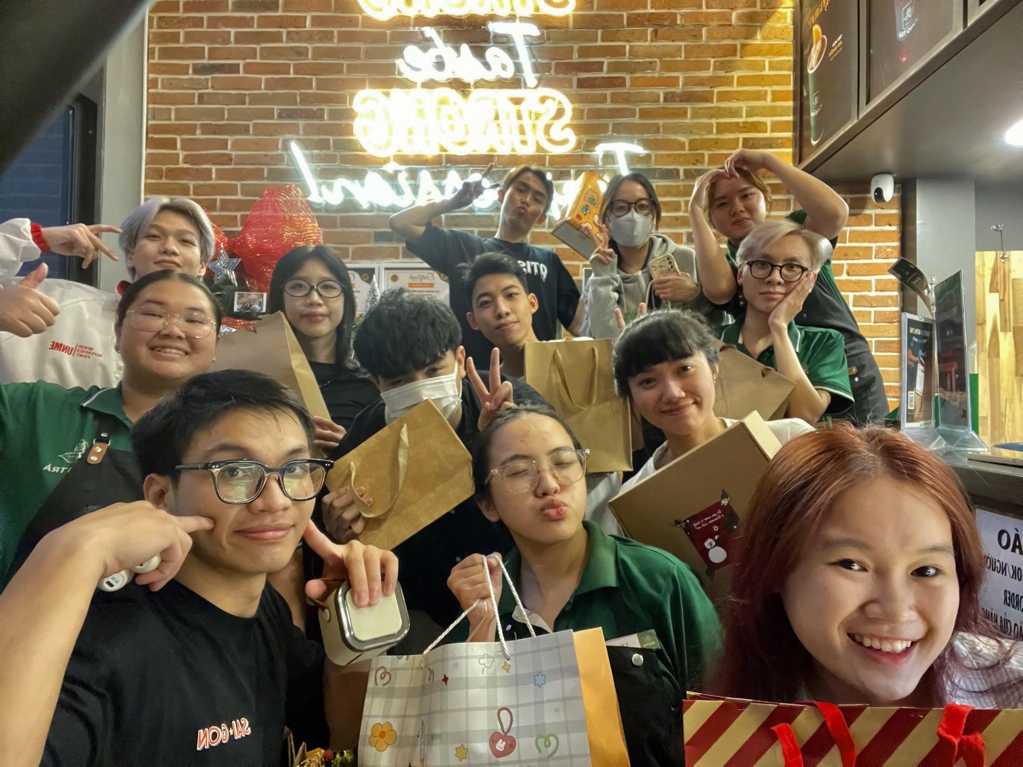 Đội ngũ Bông Trà 2