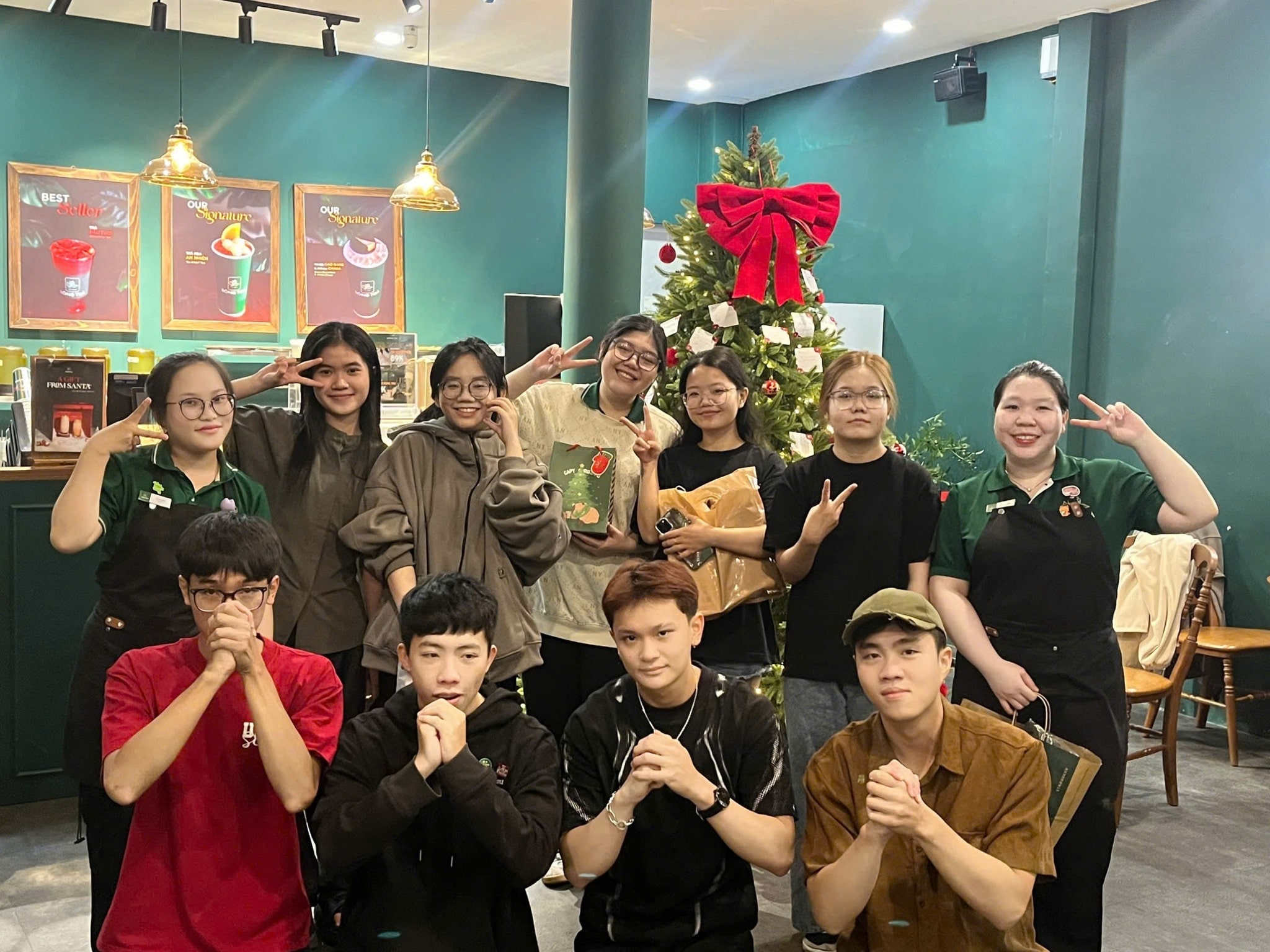 Đội ngũ Bông Trà 3